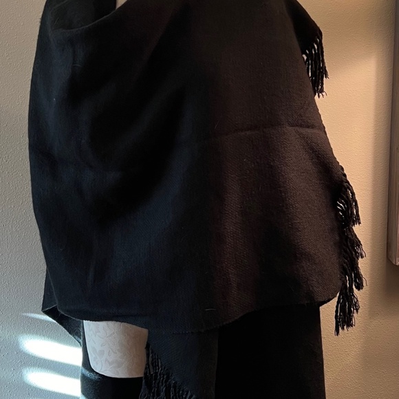 Elegant Fringe Open Front Reversible Black/Grey Shawl, Wrap With Fringe - Picture 7 of 16